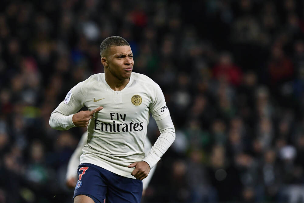 大宝贝！谢泼德半场5中2拿8分2板5助 送出4次抢断且没有失误&犯规